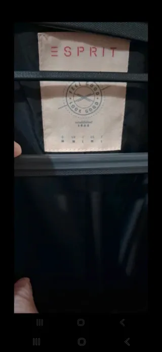 Abrigo corto marca Esprit negro