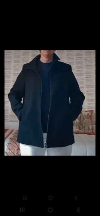 Abrigo corto marca Esprit negro