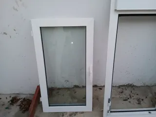 Ventana aluminio blanca Technal