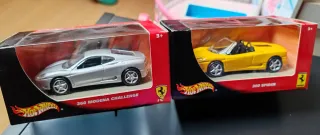 2 Ferraris Hotwheels: Modena y Spider