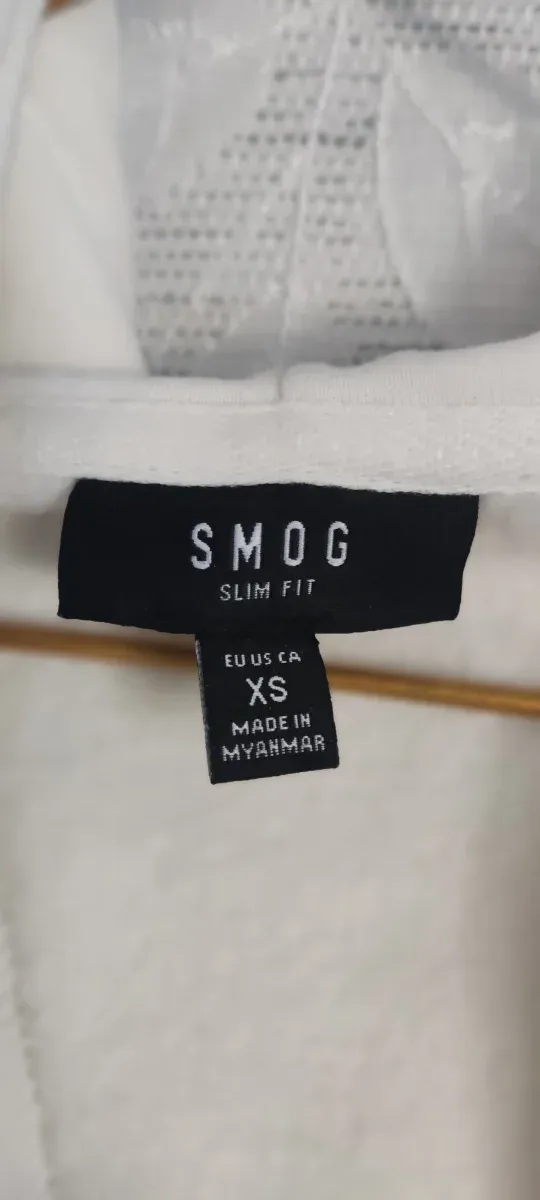 Sudadera con capucha crema sin estrenar