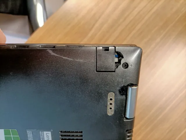 Ordenasor Lenovo Yoga Portátil.