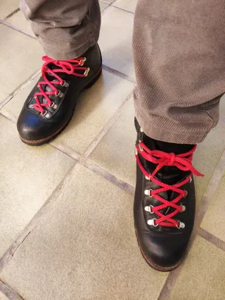 Botas de montaña piel negras talla 43