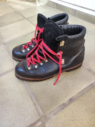 Botas de montaña piel negras talla 43