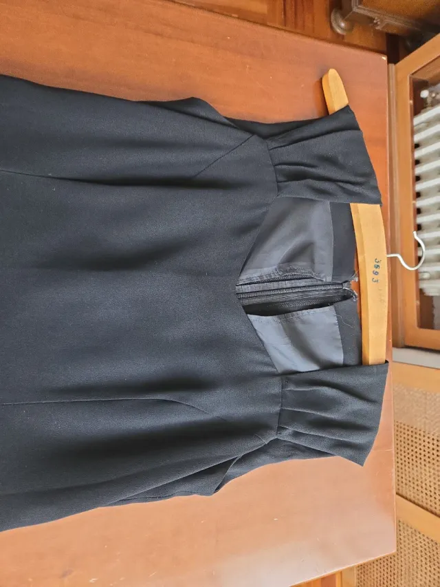 Vestido de crep de lana negro