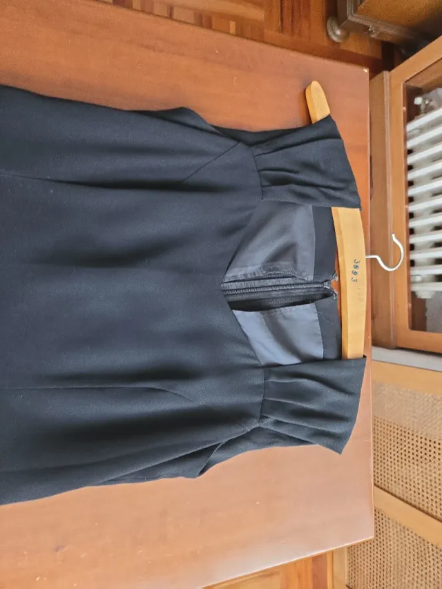 Vestido de crep de lana negro