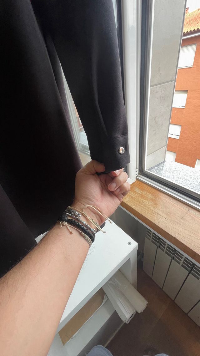 Vestido negro corto Zara con pedrería