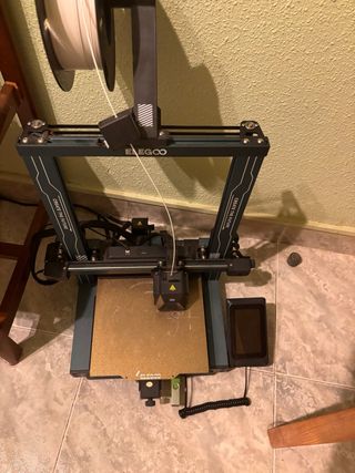 Impresora 3D Elegoo Gris y Dorada