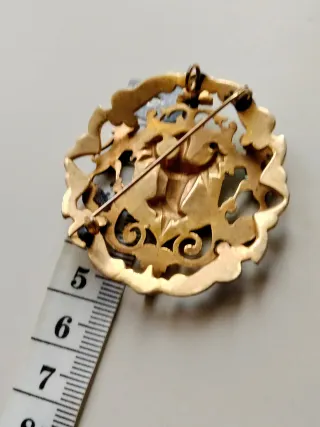 Broche y/o colgante vintage motivos heráldicos.