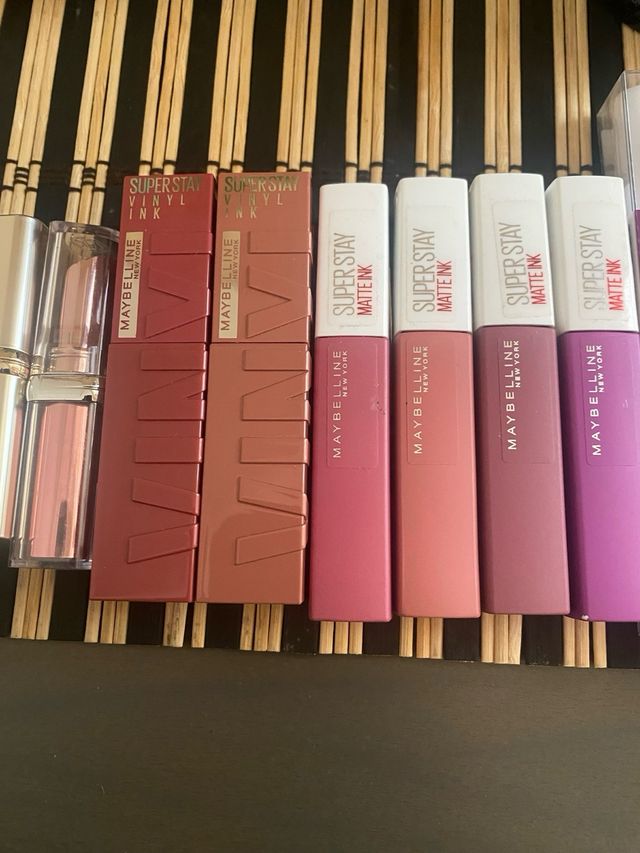 Lote labiales L'Oréal rosa y rojo