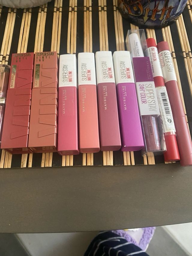 Lote labiales L'Oréal rosa y rojo