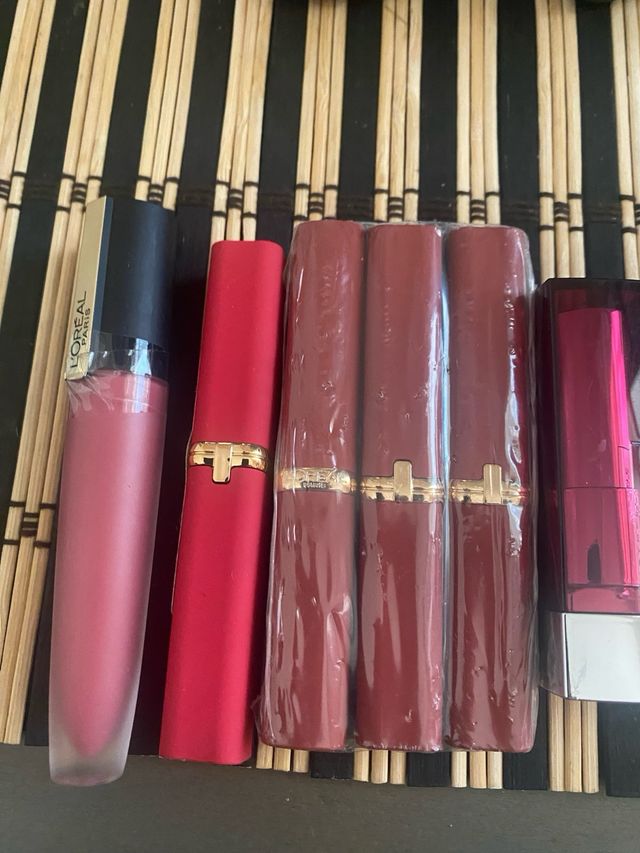 Lote labiales L'Oréal rosa y rojo