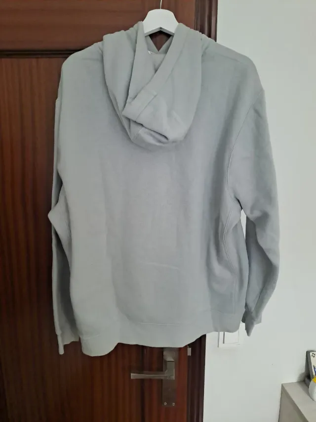 Sudadera Nike con capucha gris