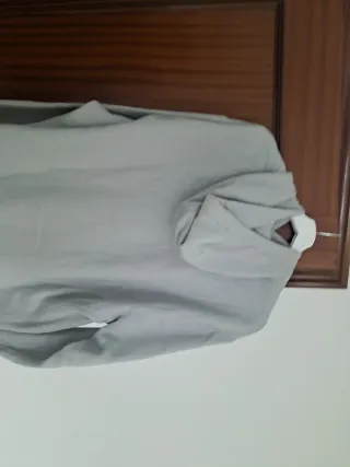 Sudadera Nike con capucha gris