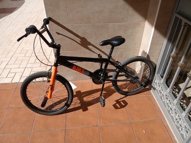 Bici BMX Negra y Naranja