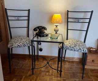 Sillas de forja restauradas en negro gris y plata