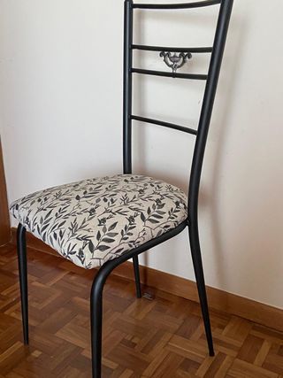 Sillas de forja restauradas en negro gris y plata