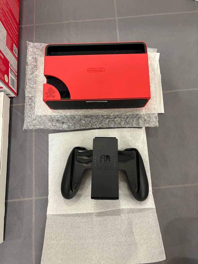 Nintendo Switch OLED Edición Mario Roja