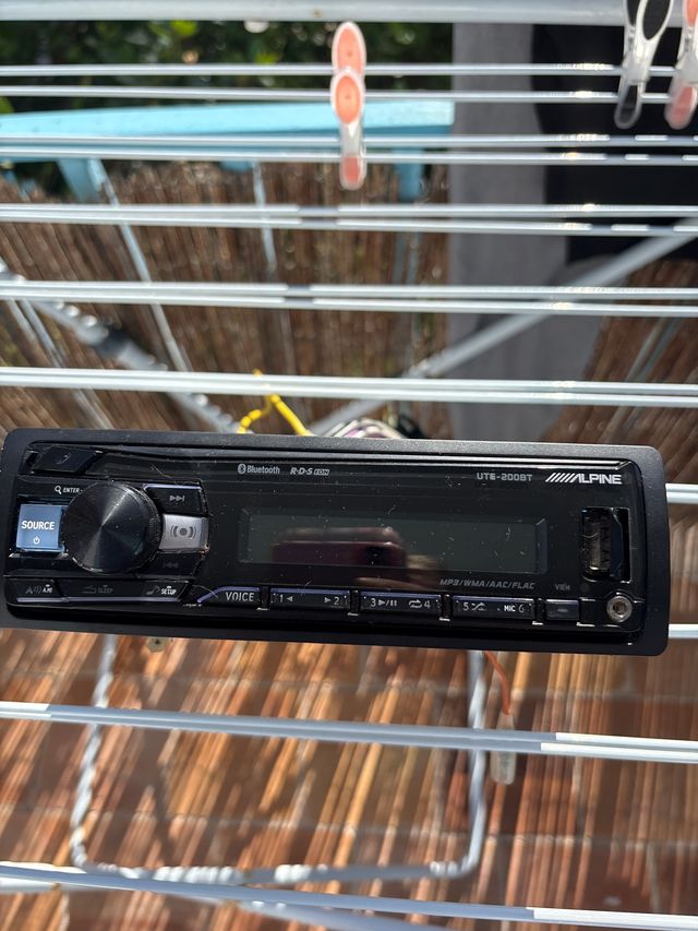 Radio Coche Alpine USB Bluetooth UTS-200BT