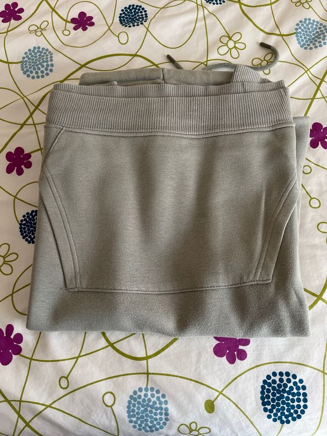 Sudadera Zara con estampado de ojo