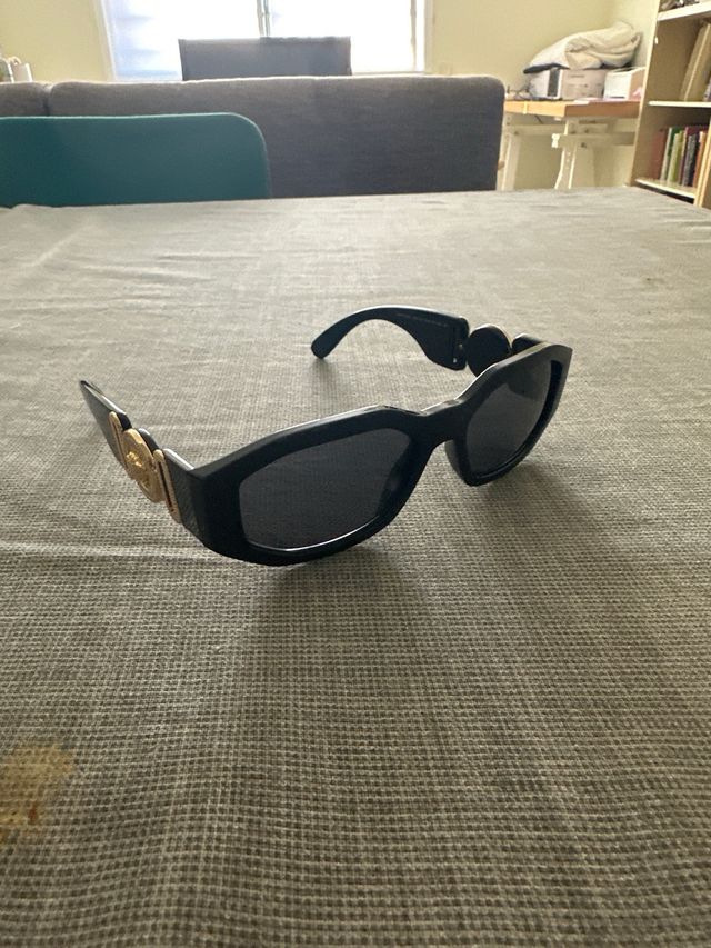 Gafas de Sol Versace Negras y Doradas