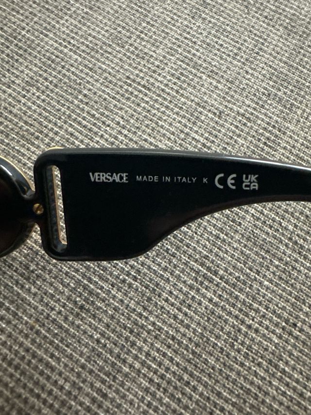 Gafas de Sol Versace Negras y Doradas