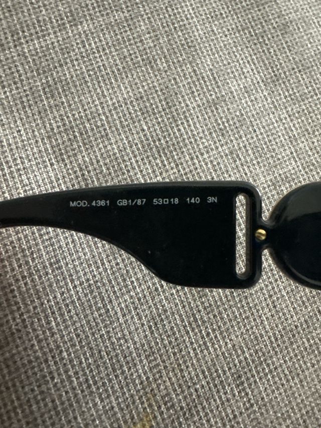 Gafas de Sol Versace Negras y Doradas