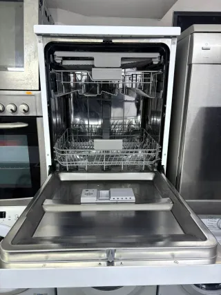 Lavavajillas Samsung Blanco semi nuevo