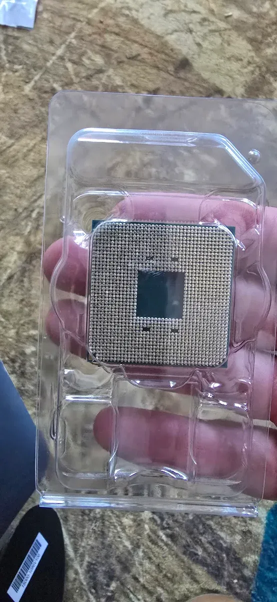 Procesador AMD Ryzen 5 5600XT 4.7GHz