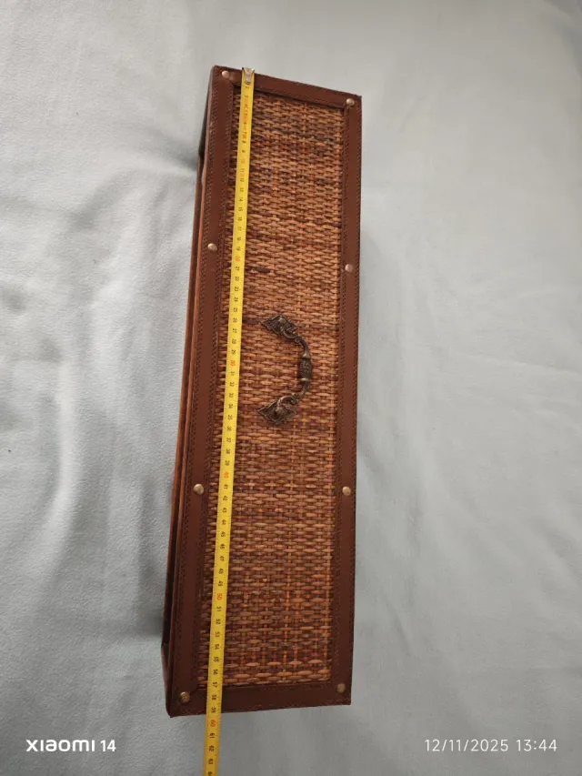 Organizador de CDs/DVDs de madera