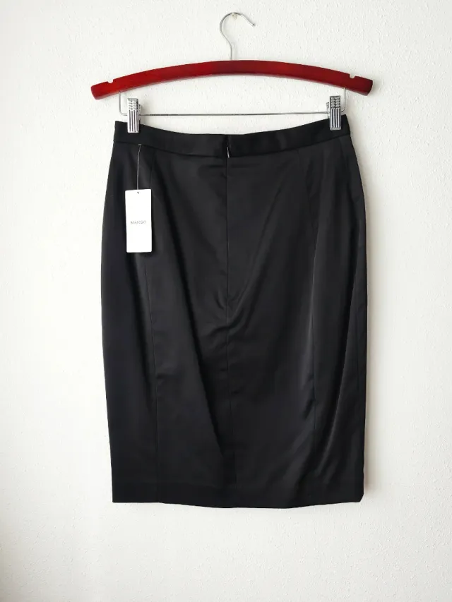 Falda tubo negra Mango