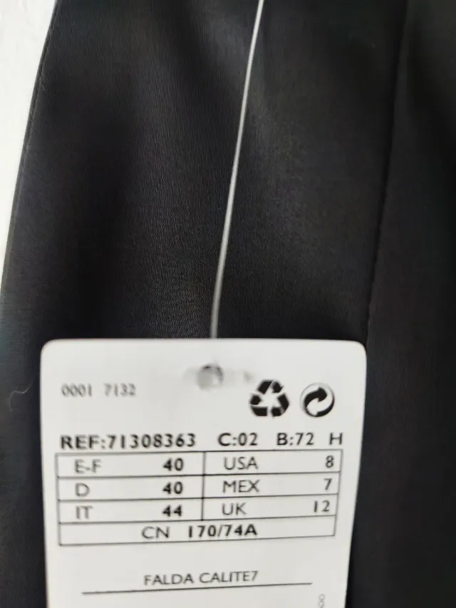 Falda tubo negra Mango