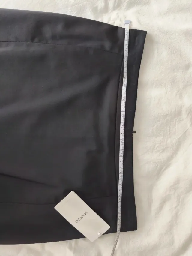 Falda tubo negra Mango