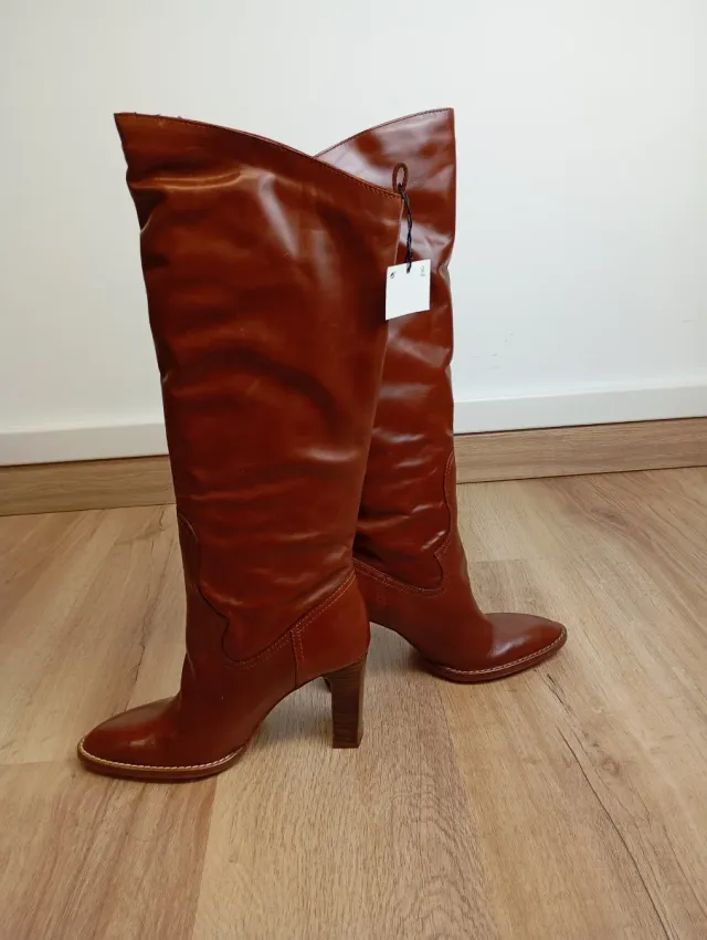 Botas altas de piel Zara marrones