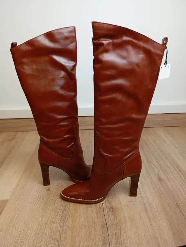 Botas altas de piel Zara marrones