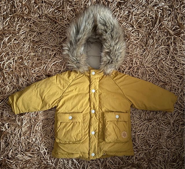 Abrigo Zara 12-18 meses con capucha
