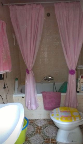 Casa Rural de dos plantas con patio y terreno