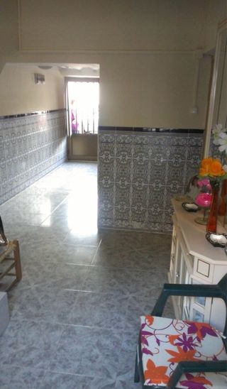 Casa Rural de dos plantas con patio y terreno