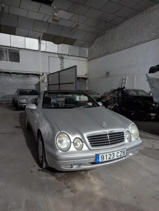Mercedes-Benz  CLK 2004