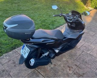 Moto Honda PCX 2022 Negra