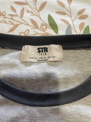 Crop top STR gris y blanco talla XS