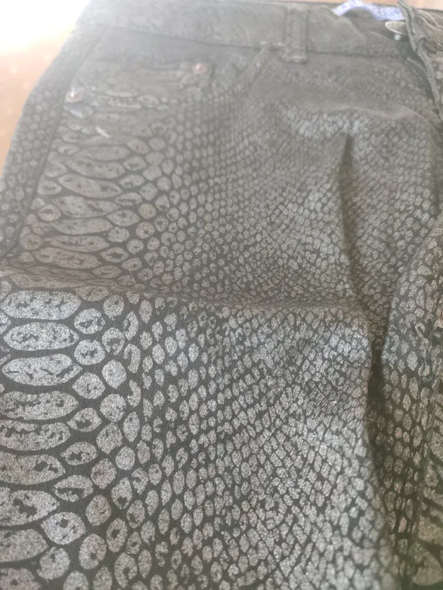 Pantalón estampado animal print