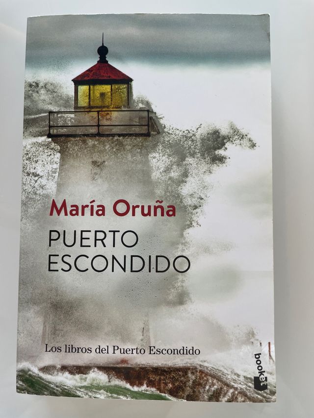 Puerto escondido (Spanish Edition)