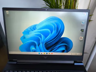 Portátil HP Victus Ryzen 7 7840HS + Windows 11 Pro