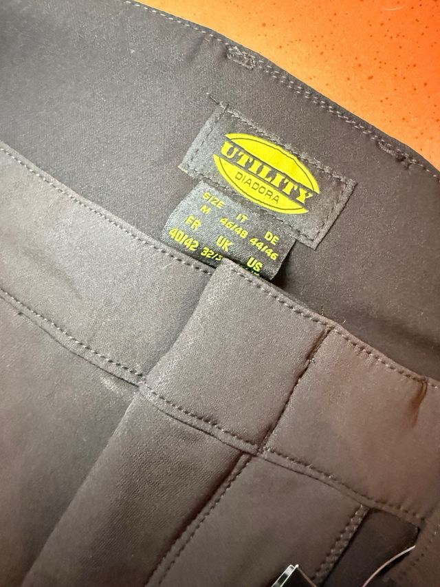 2 pantalones Diadora