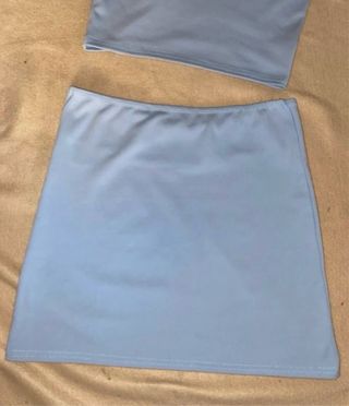 Conjunto top y minifalda azul