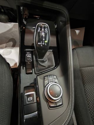 BMW X2 sDrive18d Business Auto