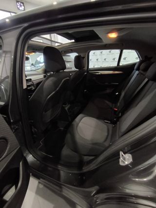 BMW X2 sDrive18d Business Auto