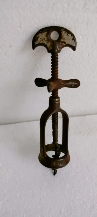 Cavatappi antico in metallo