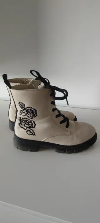 Botas chica o mujer bordadas talla 37